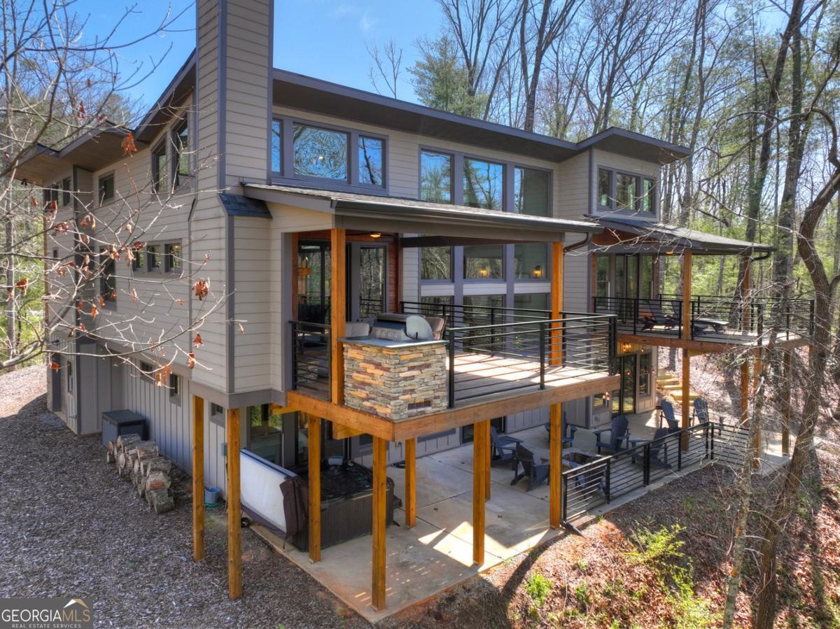 466 E Watersong Bluff Ellijay GA 30540
