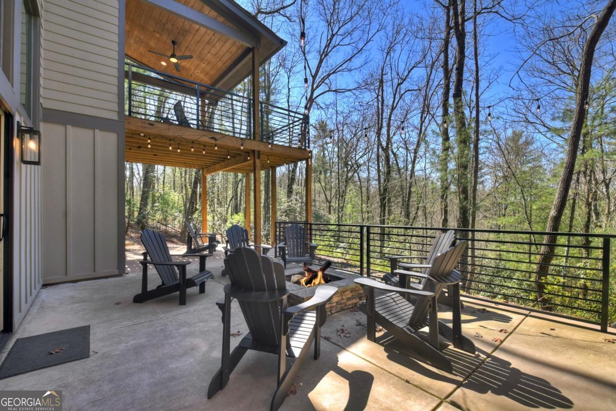 466 E Watersong Bluff Ellijay GA 30540