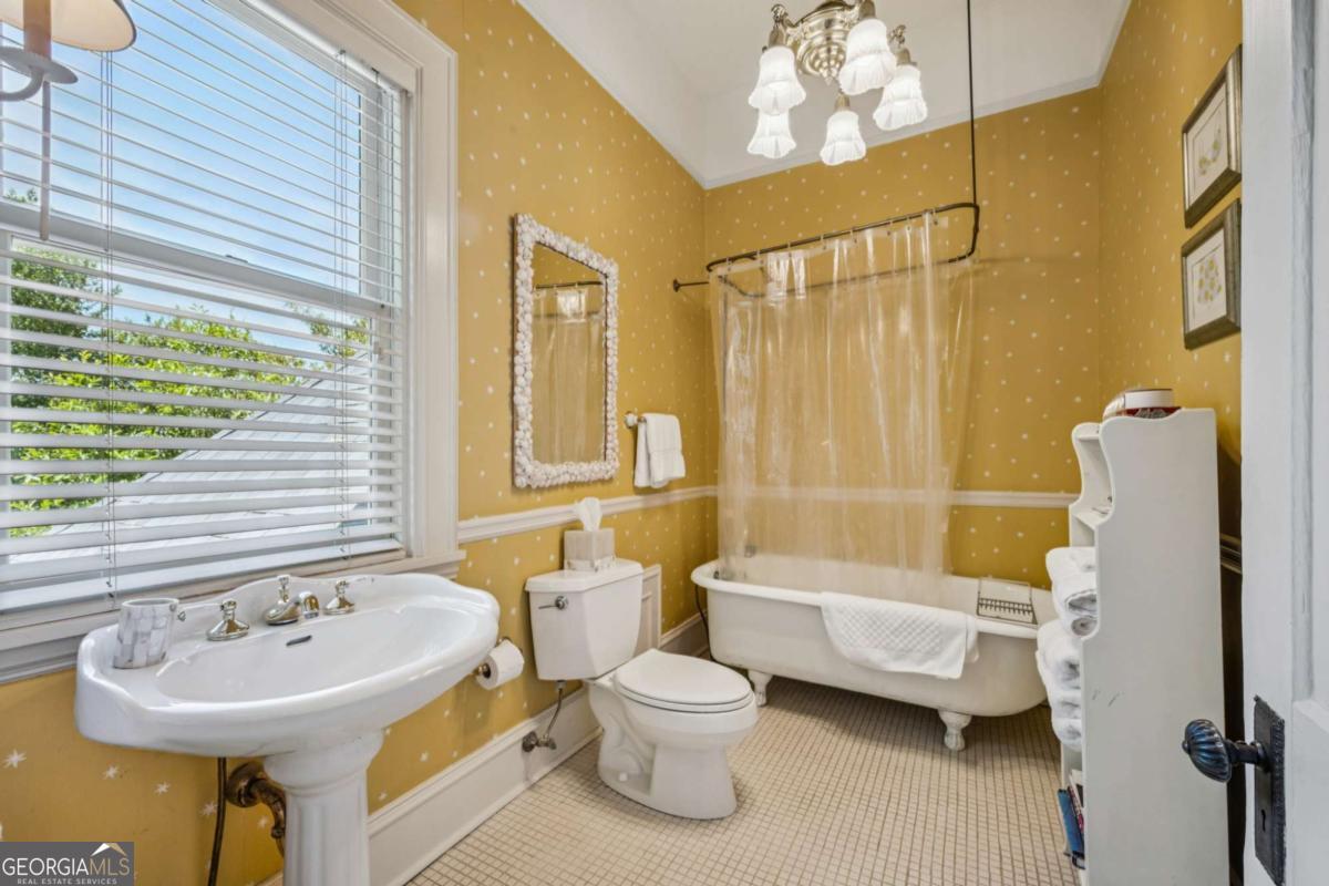 36 Delta Place NE Atlanta GA 30307