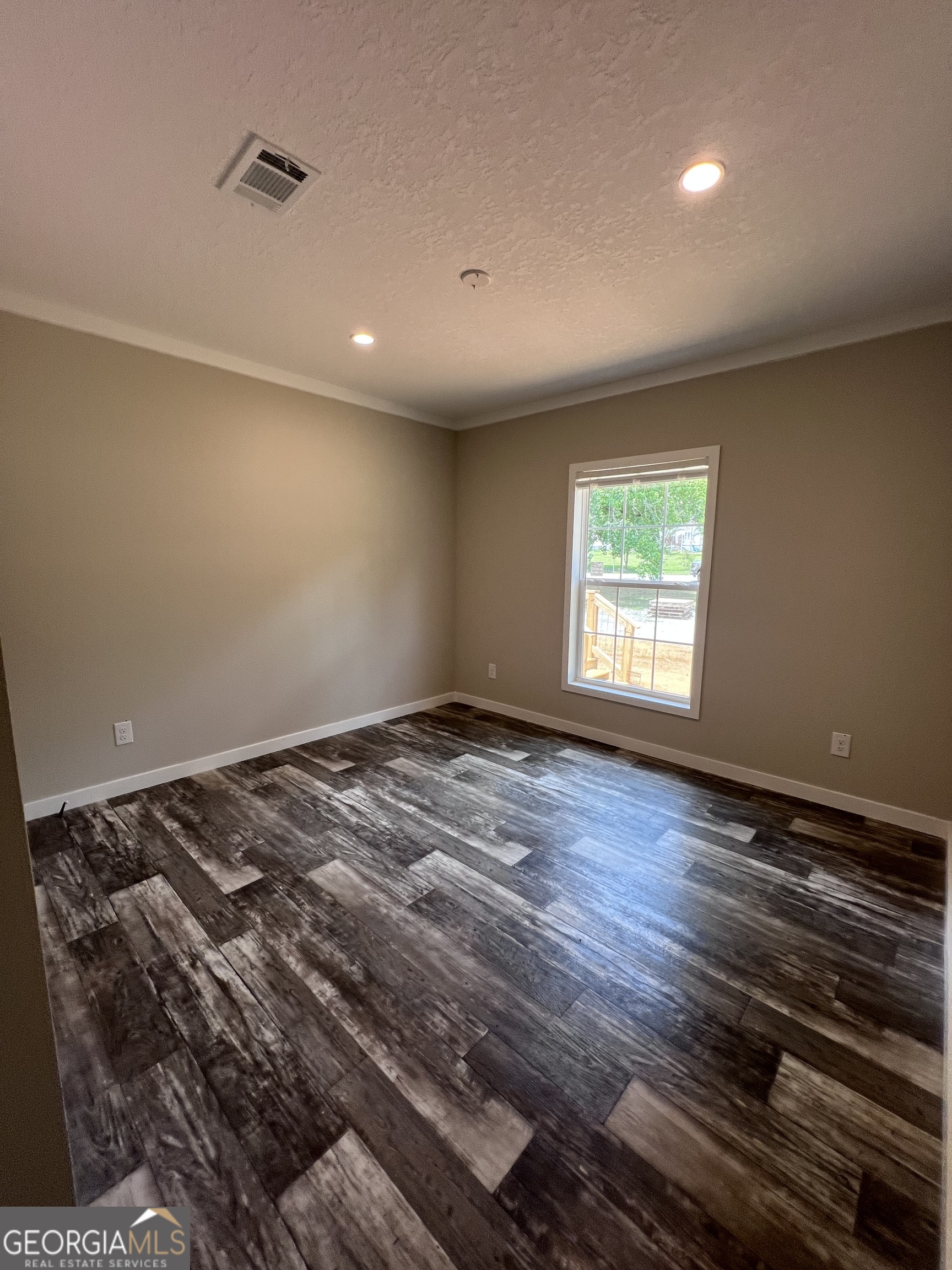 105 N Lakeshore Drive Ivey GA 31031