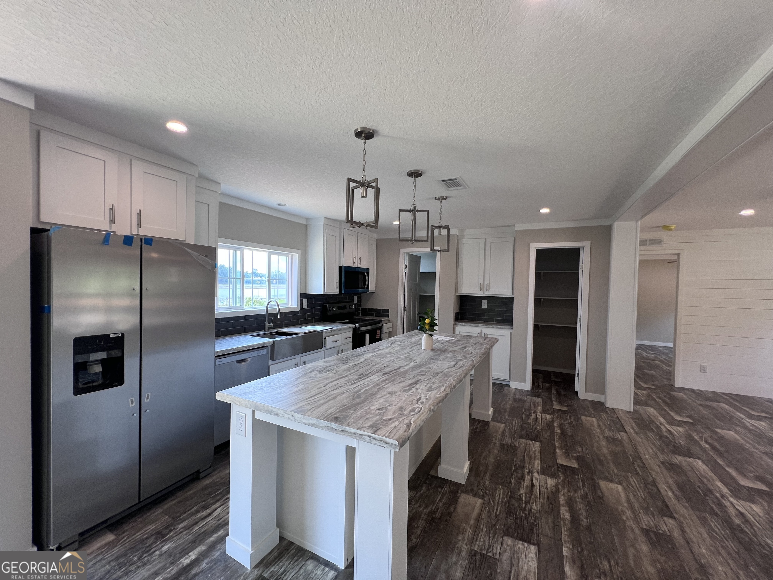 105 N Lakeshore Drive Ivey GA 31031