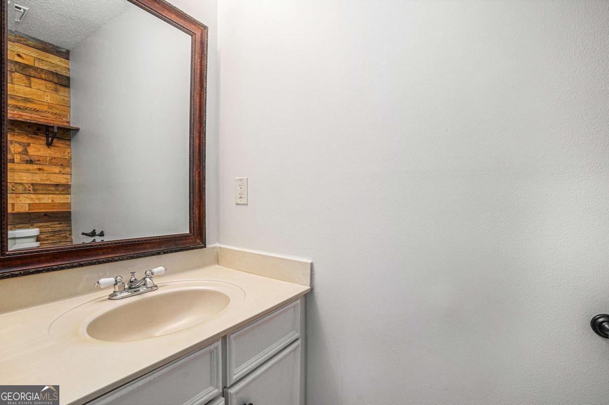 1655 Links Overlook Stone Mountain GA 30088