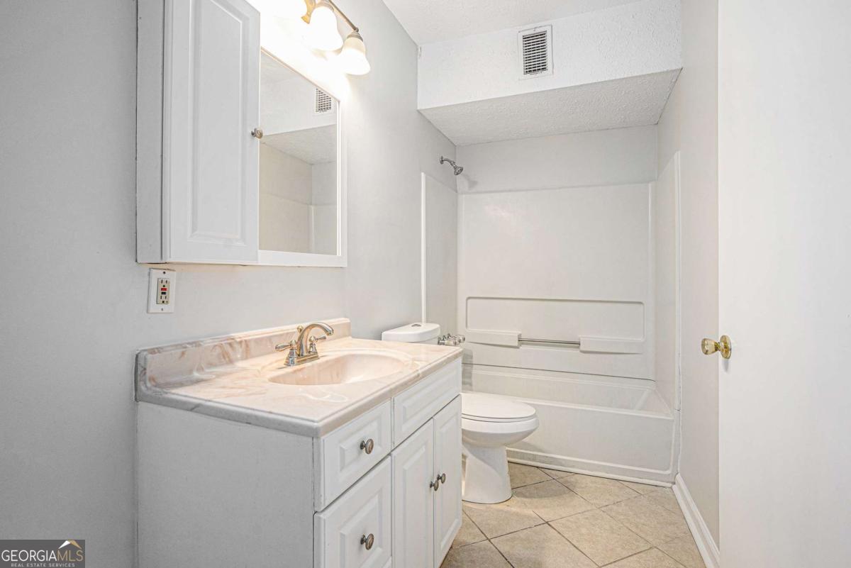 1655 Links Overlook Stone Mountain GA 30088