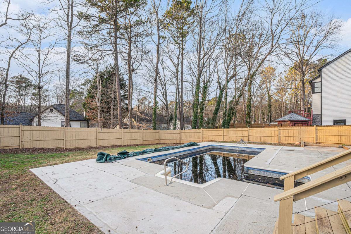 1655 Links Overlook Stone Mountain GA 30088