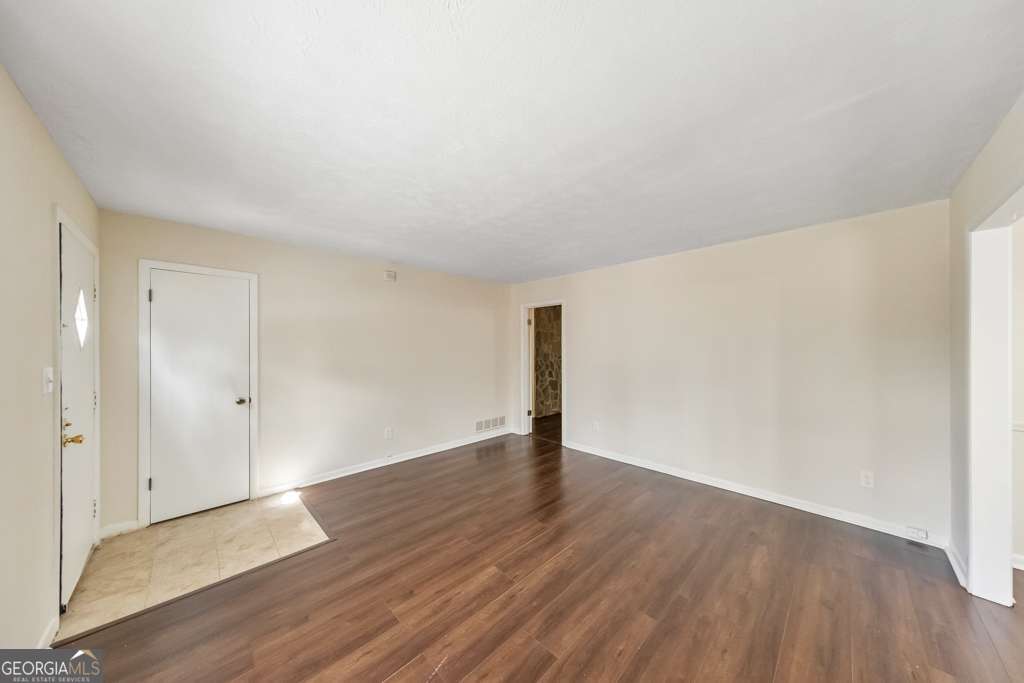 6675 Leisure Trail Atlanta GA 30349