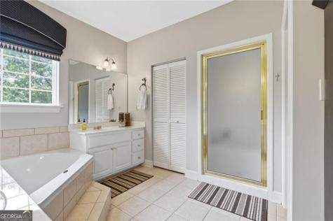 92 Gleneagle Court Clayton GA 30525