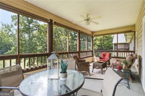 92 Gleneagle Court Clayton GA 30525