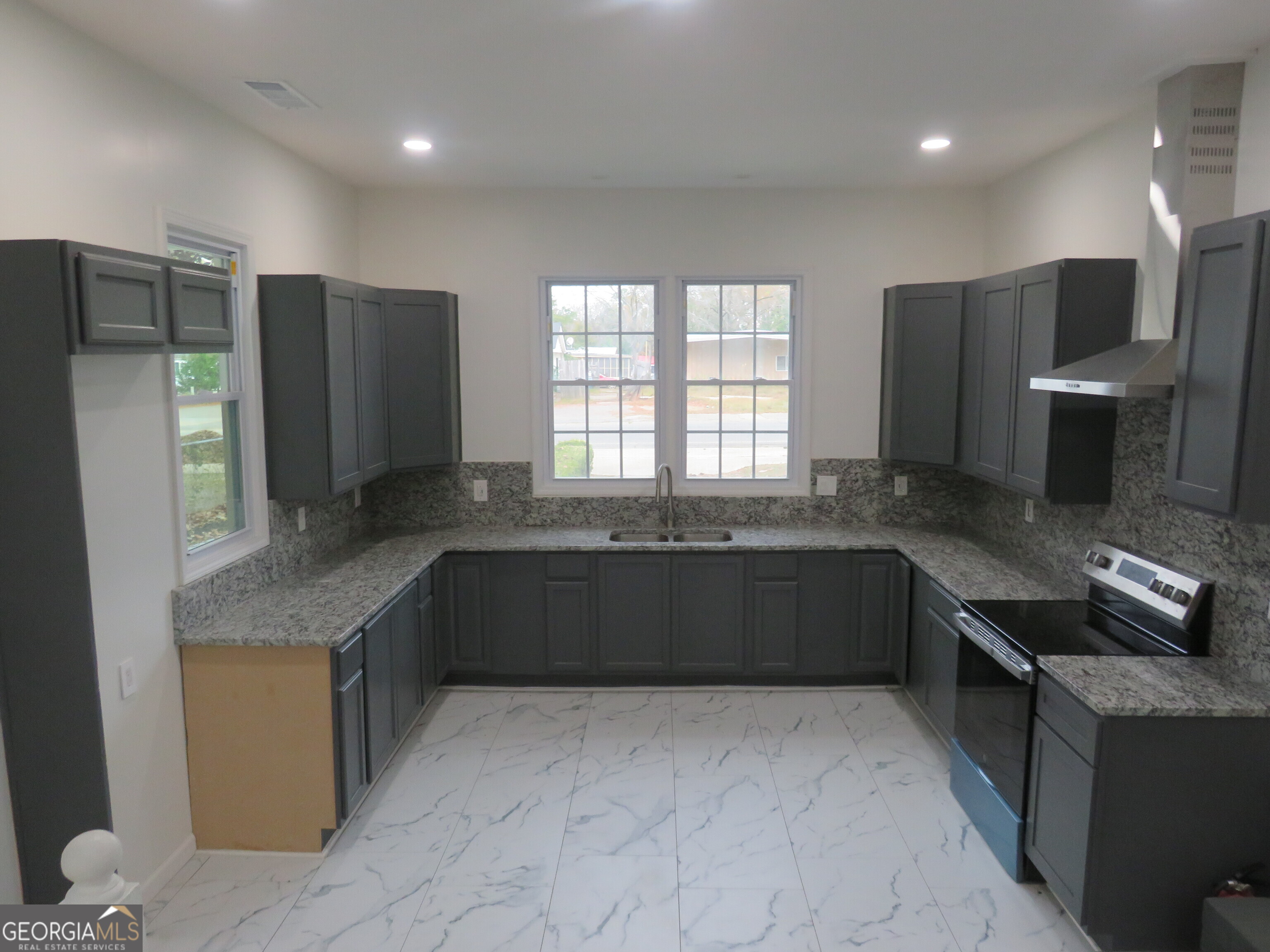 413 W Floyd Street Sandersville GA 31082