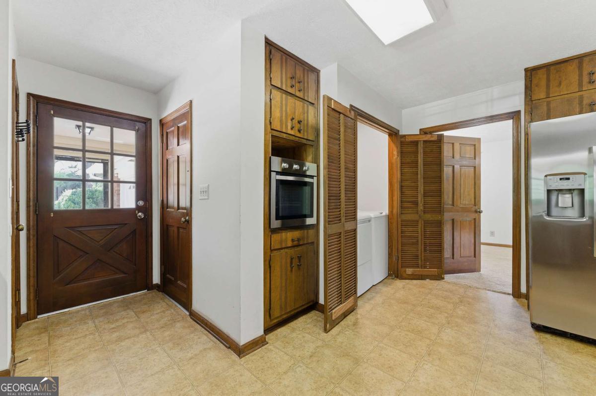 2485 Maple Street Snellville GA 30078