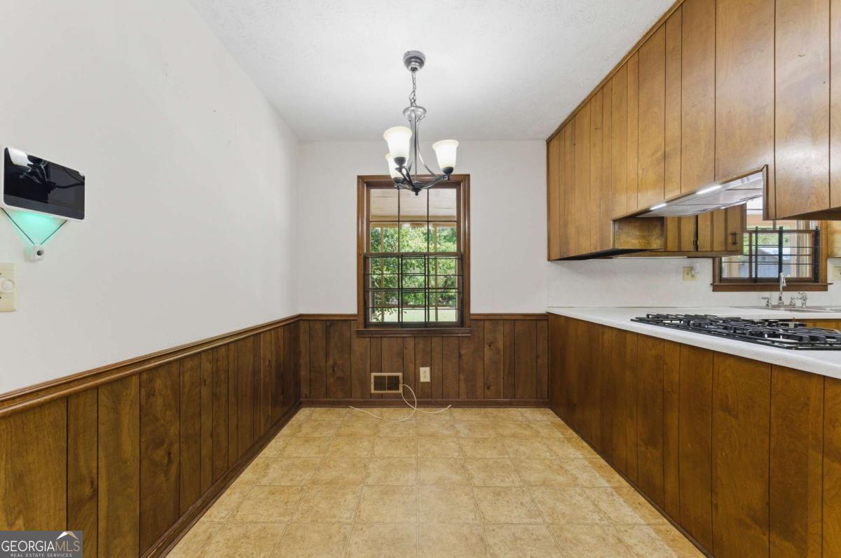2485 Maple Street Snellville GA 30078