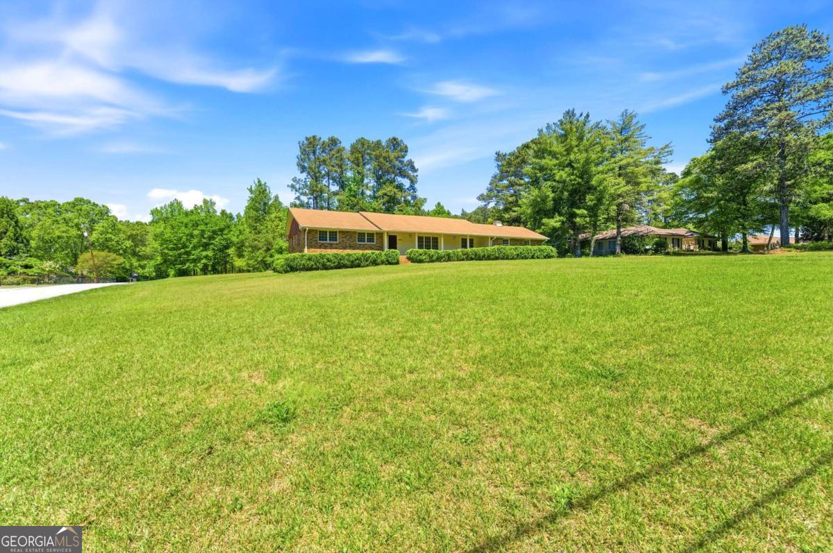 2485 Maple Street Snellville GA 30078