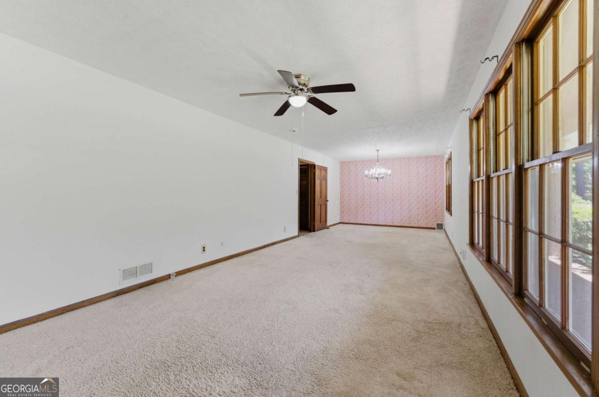 2485 Maple Street Snellville GA 30078