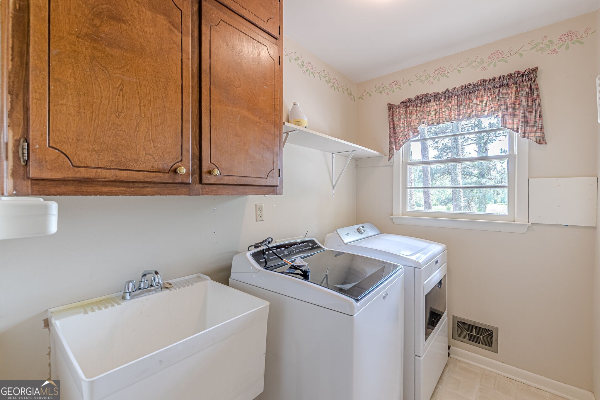 5817 Little Mountain Drive Ellenwood GA 30294