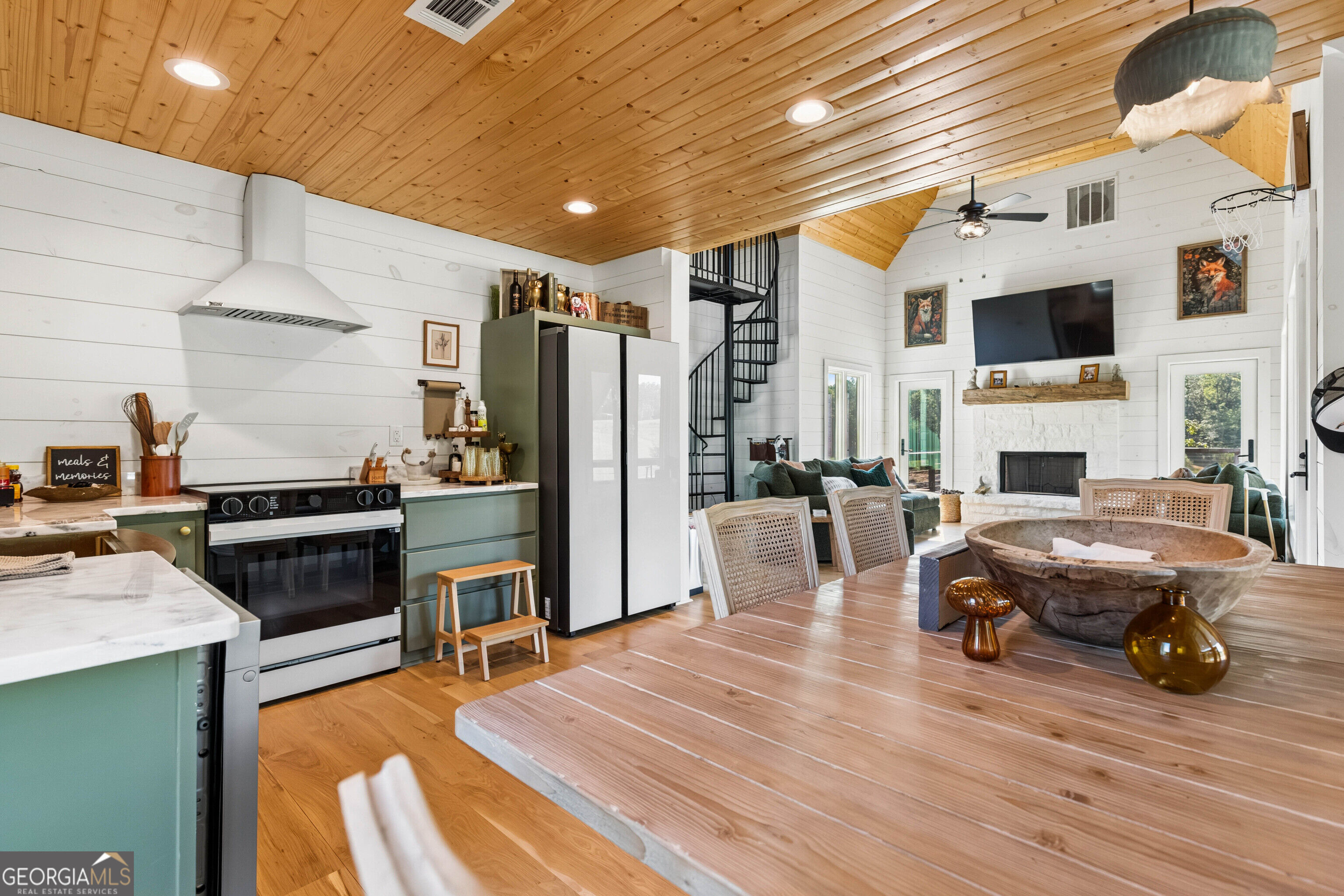692 Hutchins Wolfskin Road Stephens GA 30667