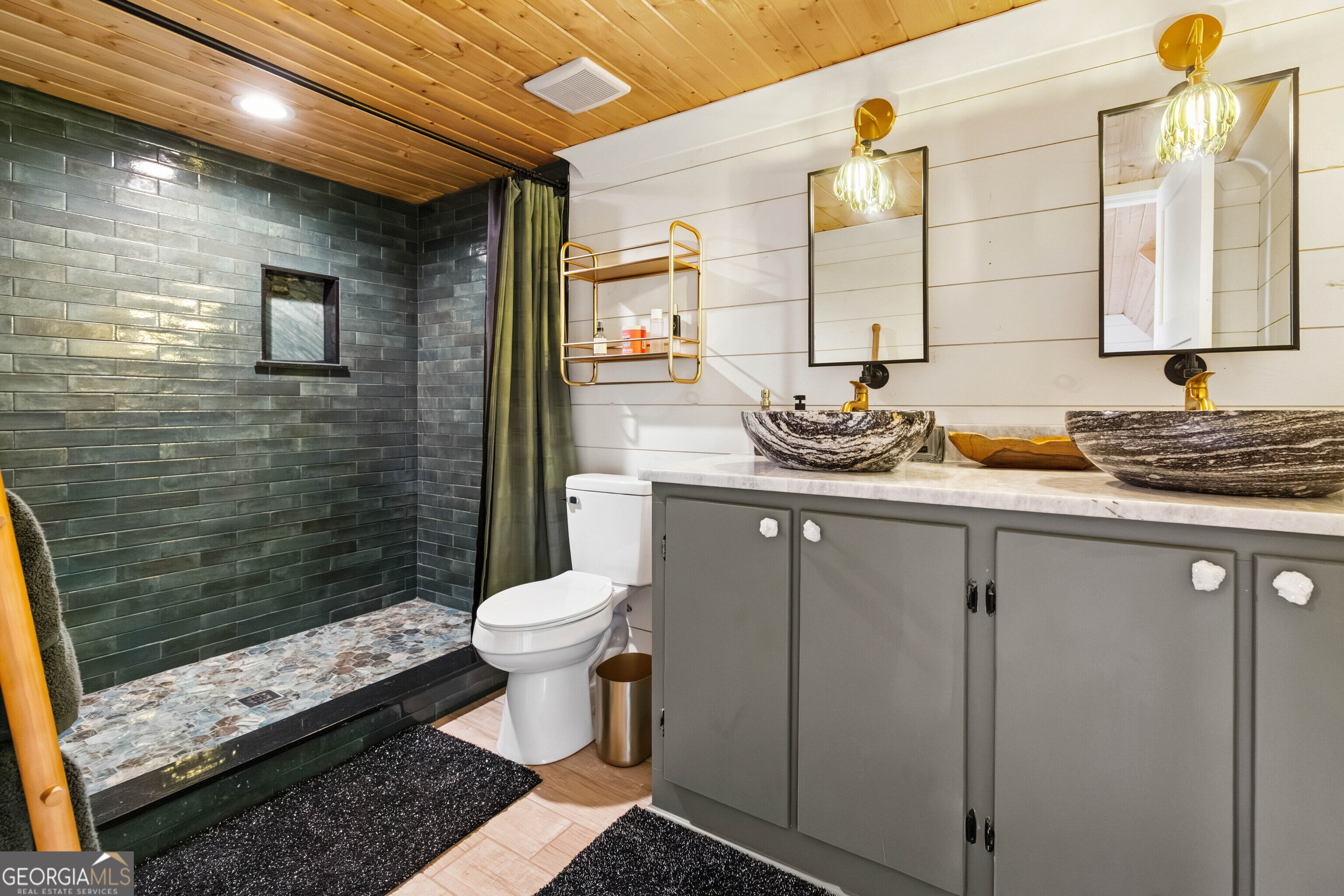 692 Hutchins Wolfskin Road Stephens GA 30667