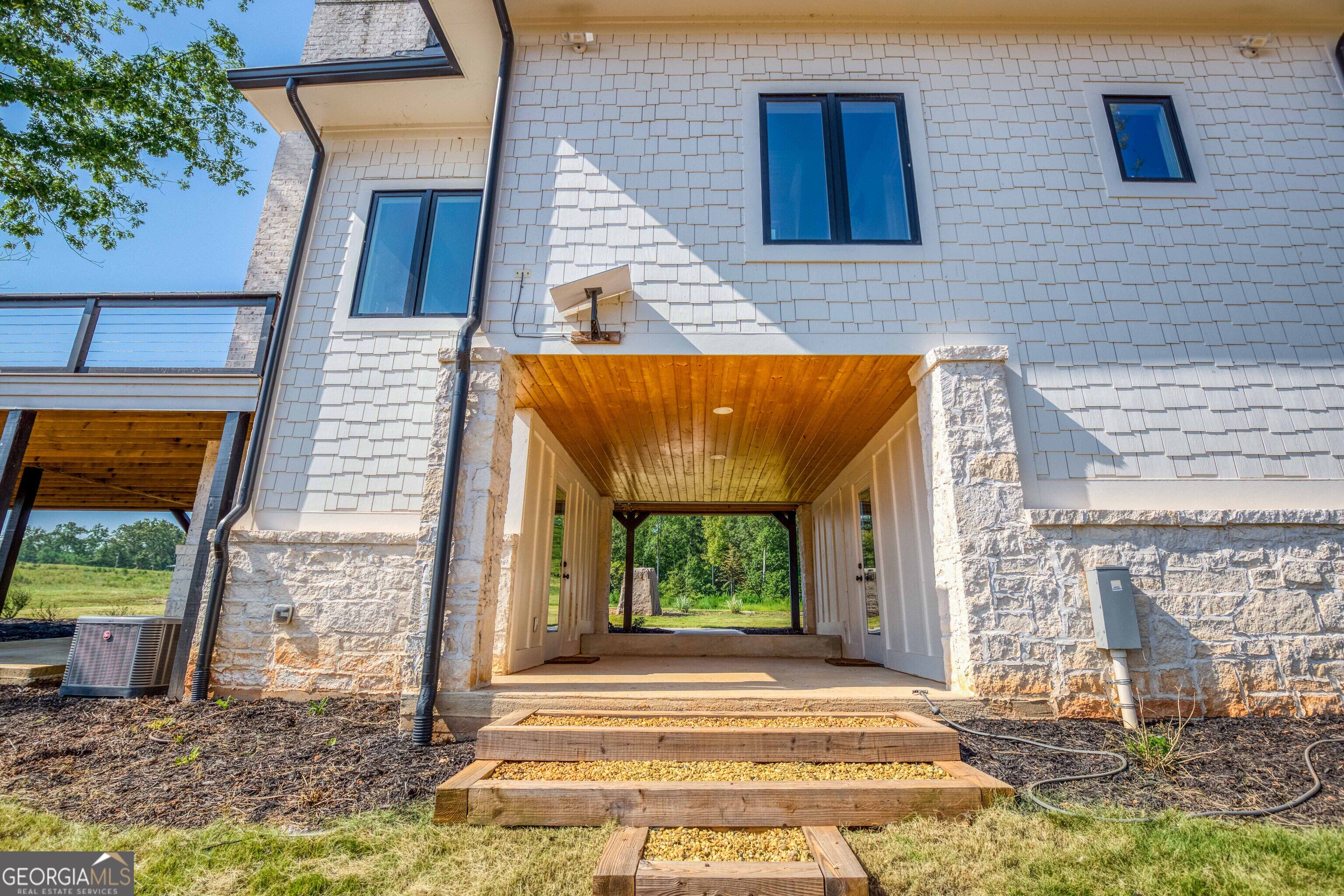 692 Hutchins Wolfskin Road Stephens GA 30667