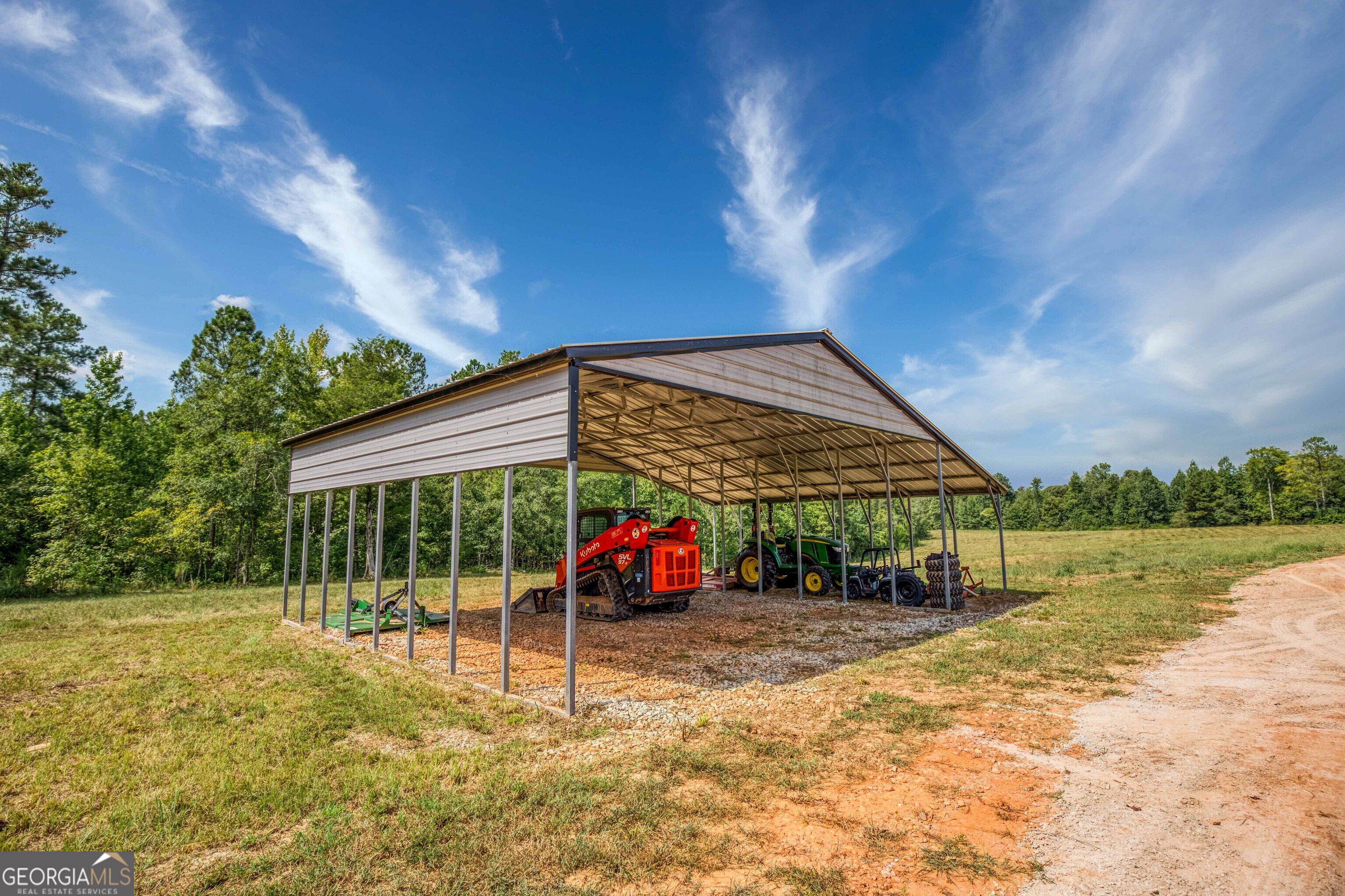 692 Hutchins Wolfskin Road Stephens GA 30667