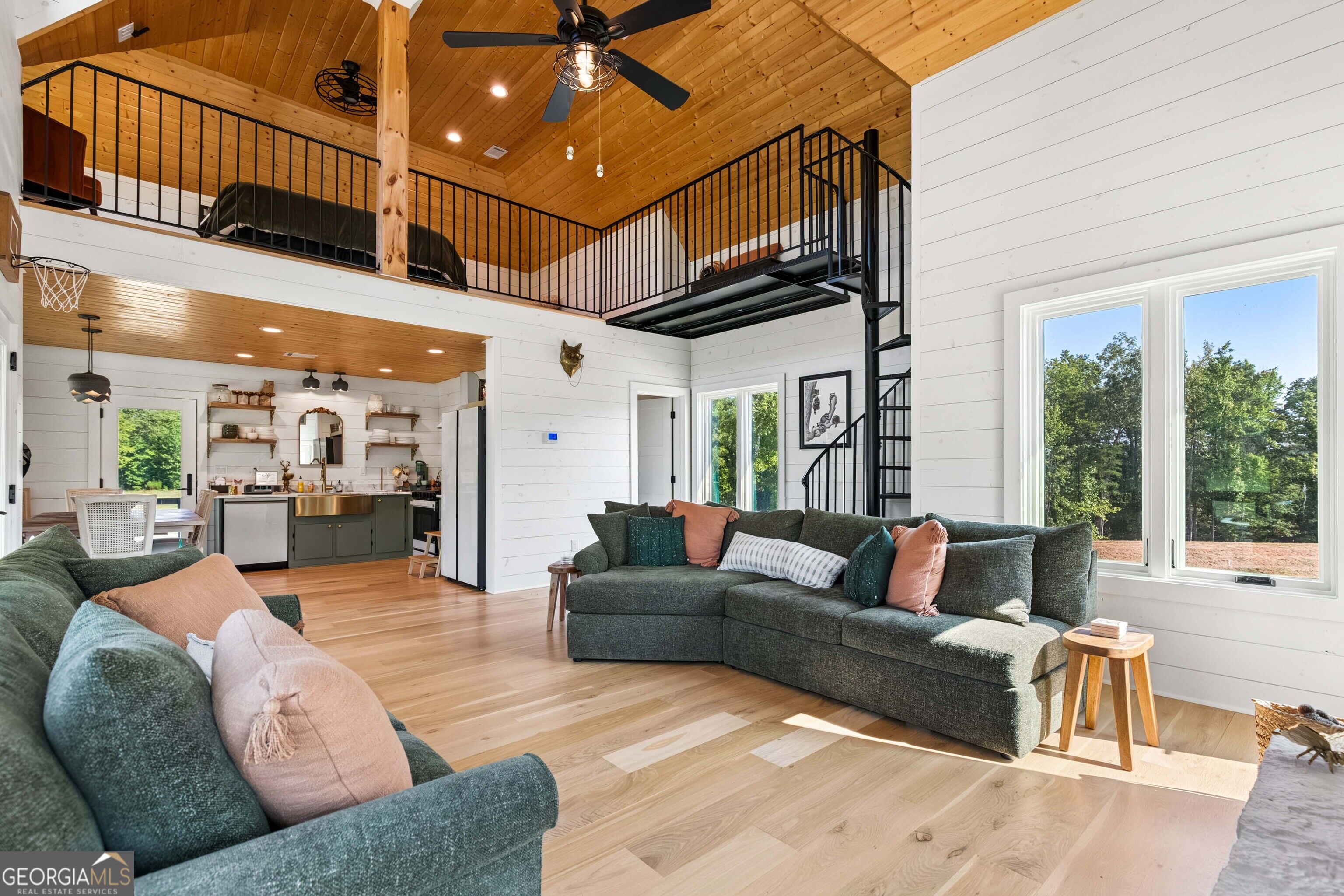 692 Hutchins Wolfskin Road Stephens GA 30667
