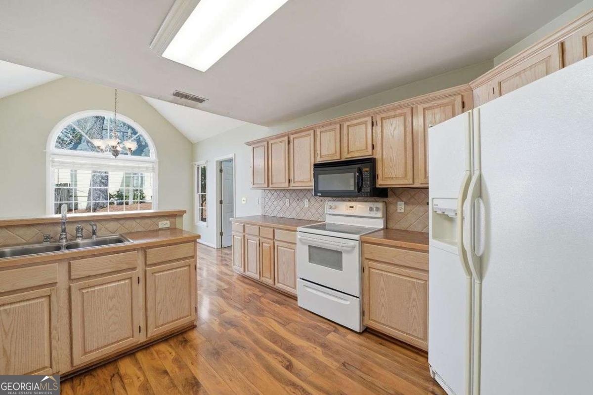 1243 Wynford Woods SW Marietta GA 30064