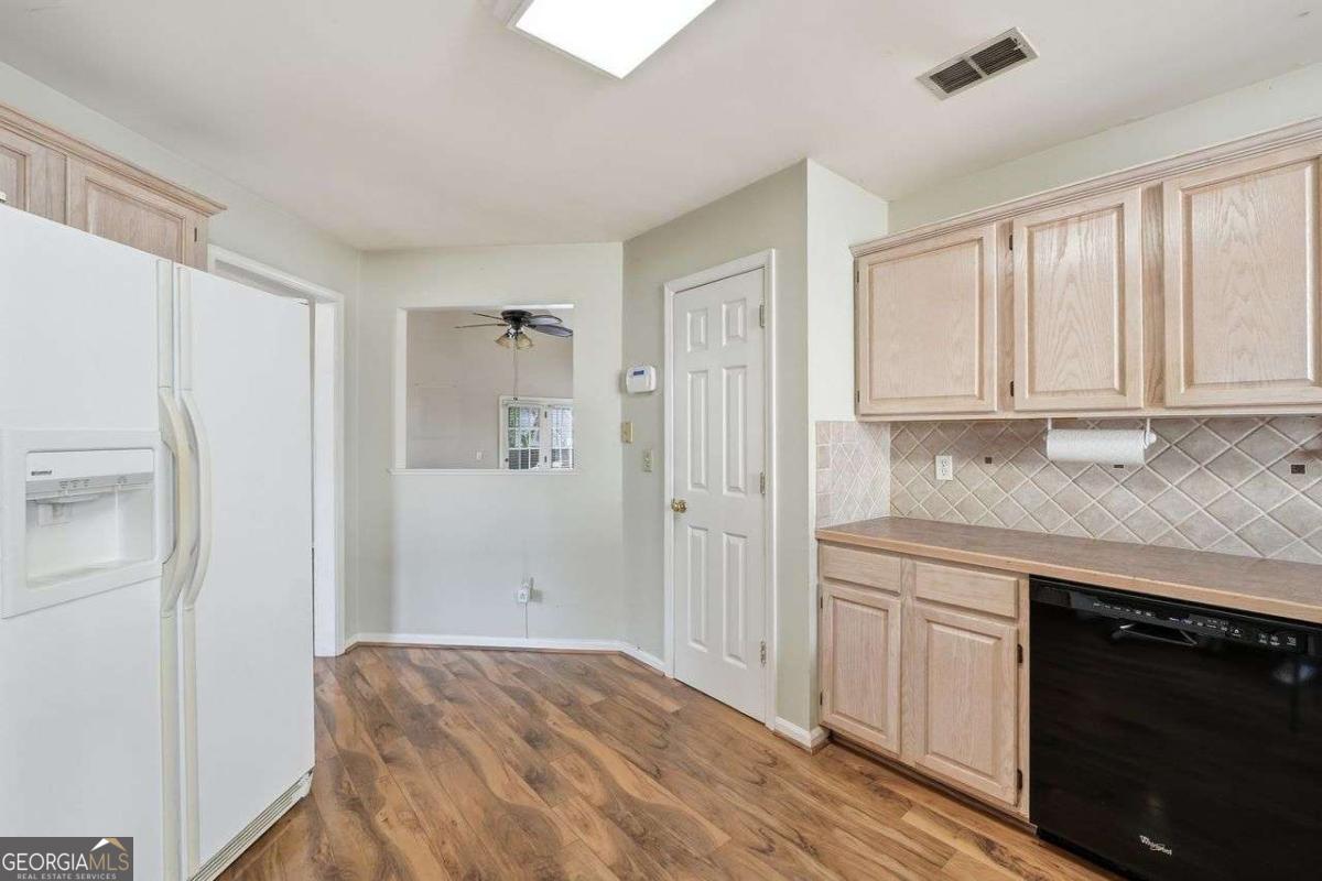 1243 Wynford Woods SW Marietta GA 30064