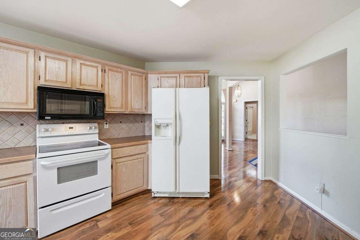 1243 Wynford Woods SW Marietta GA 30064