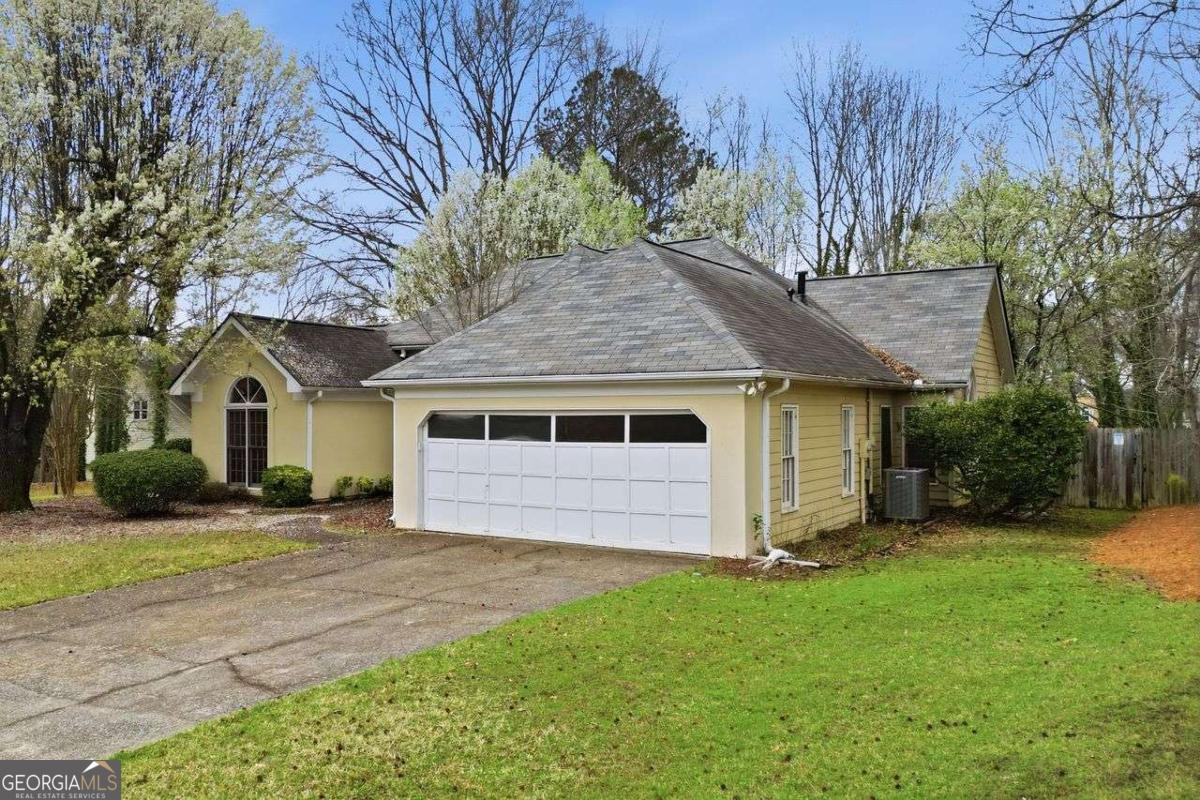 1243 Wynford Woods SW Marietta GA 30064
