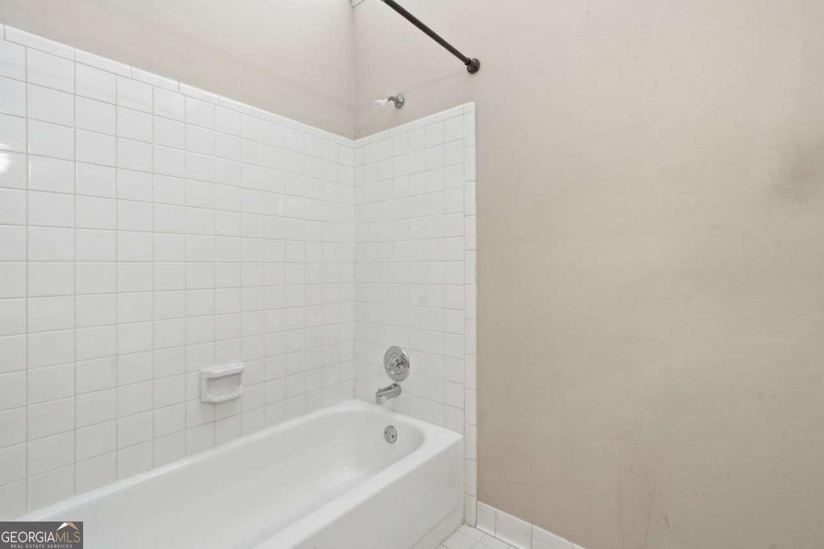 1243 Wynford Woods SW Marietta GA 30064