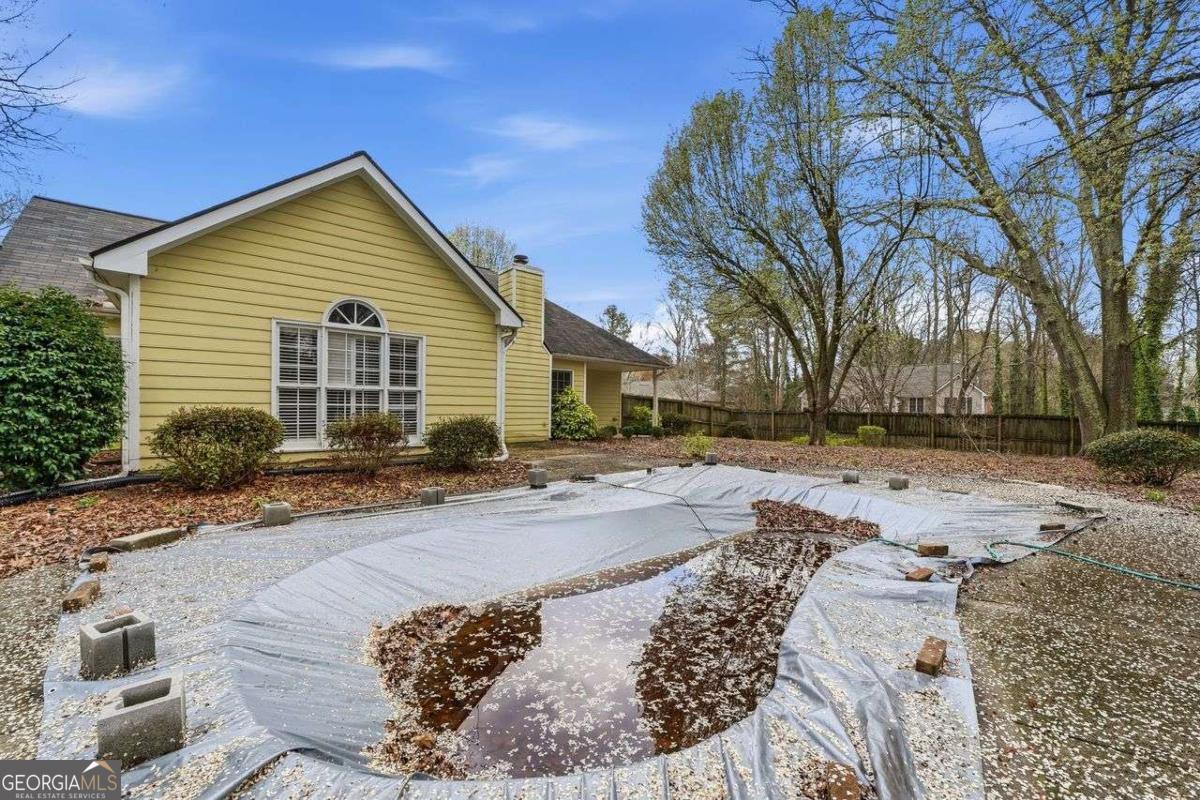 1243 Wynford Woods SW Marietta GA 30064