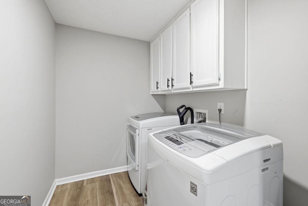 5052 Wind Point Stone Mountain GA 30088