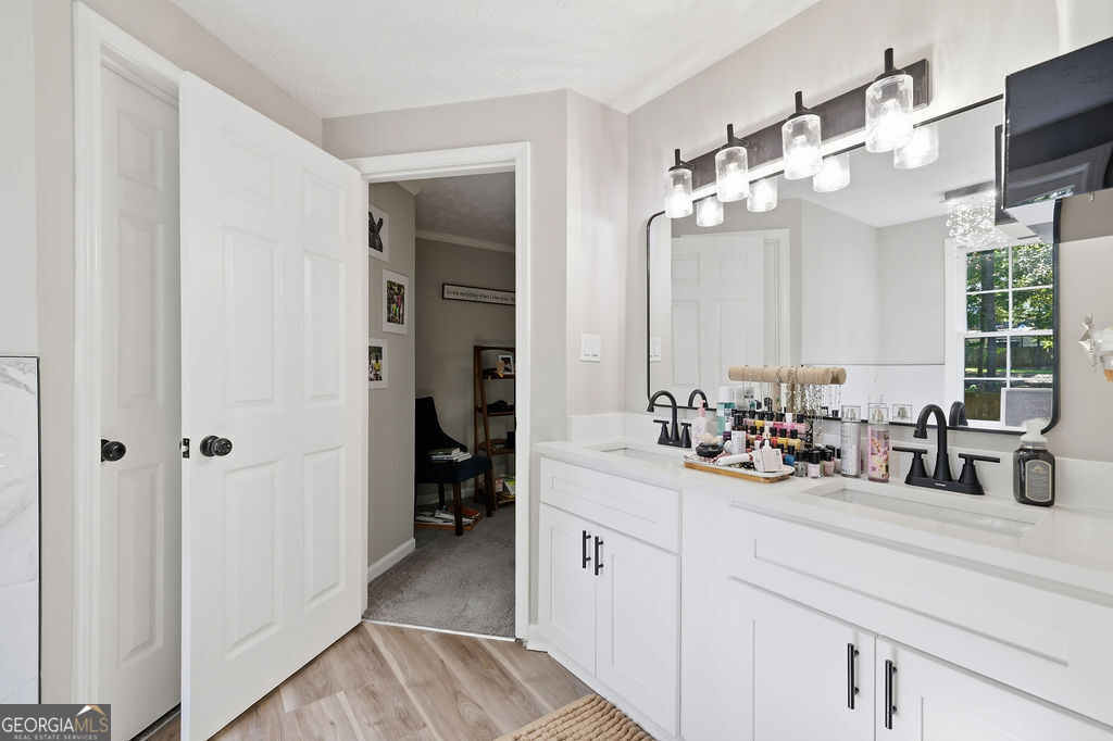 5052 Wind Point Stone Mountain GA 30088