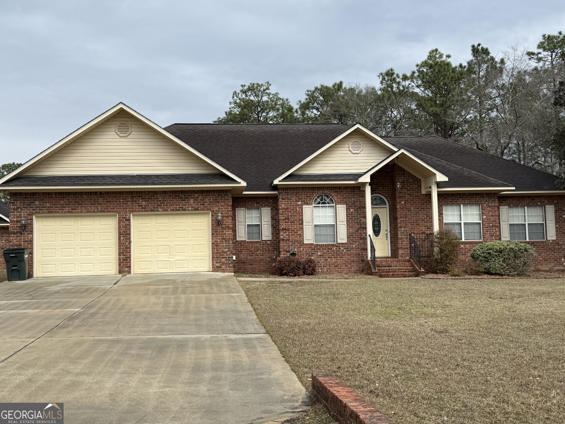 102 Oak Circle Glennville GA 30427