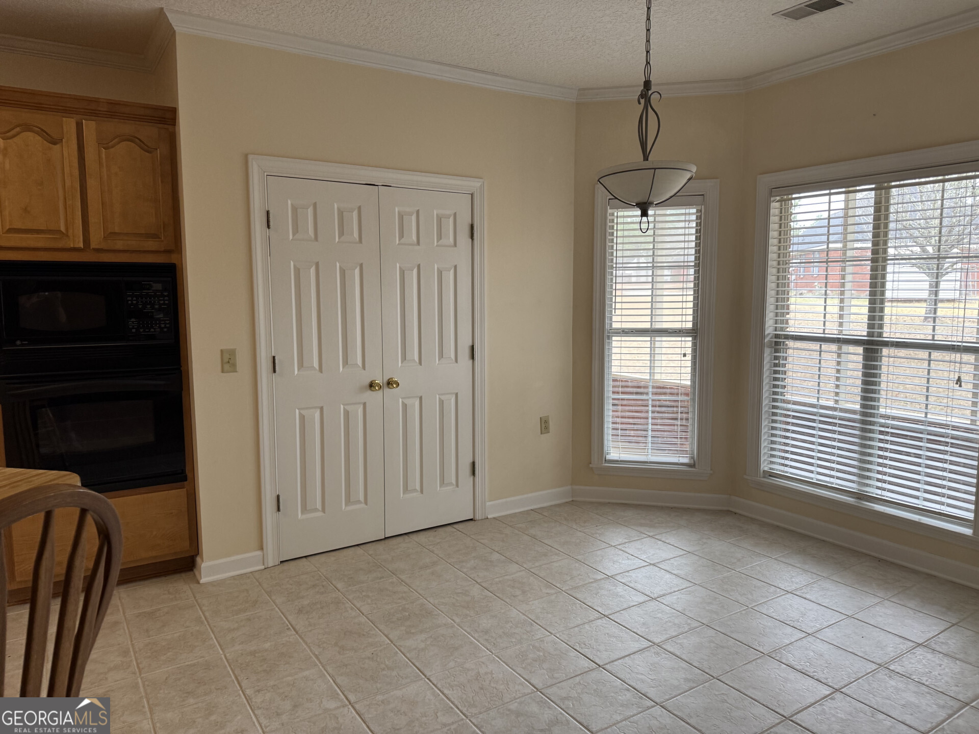 102 Oak Circle Glennville GA 30427