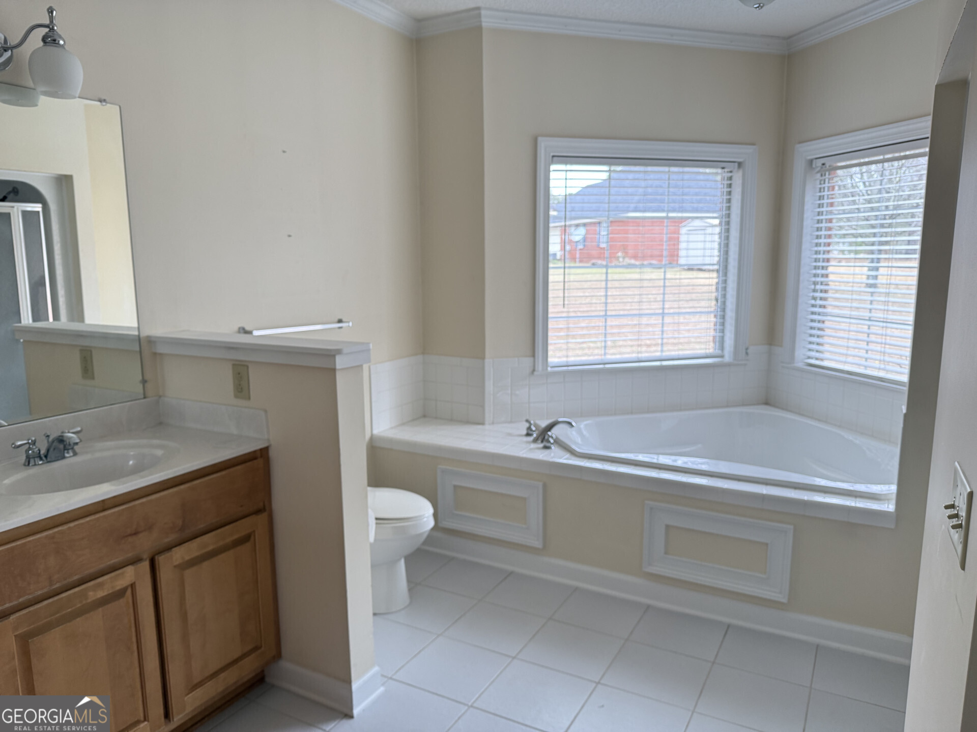 102 Oak Circle Glennville GA 30427