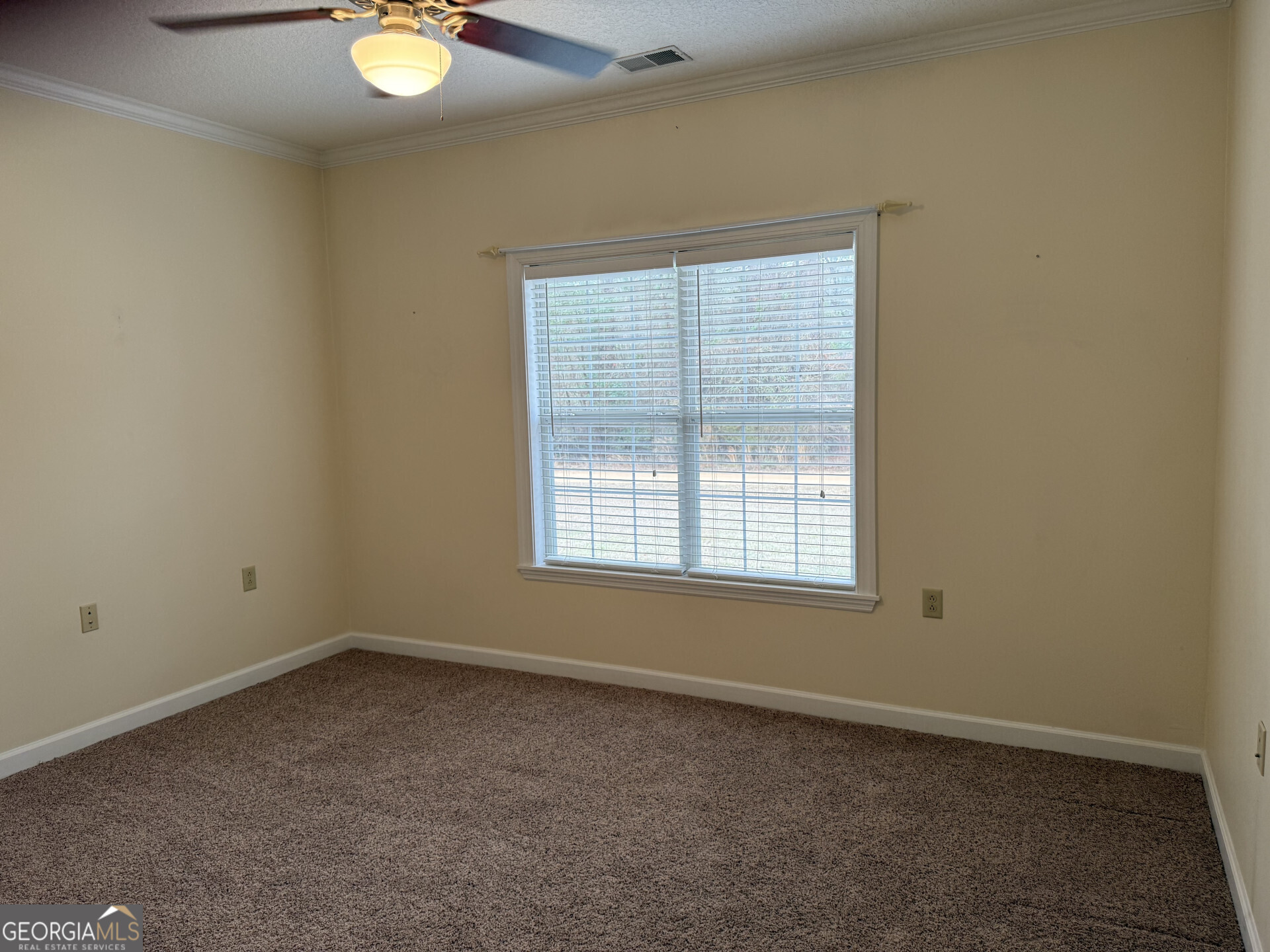 102 Oak Circle Glennville GA 30427