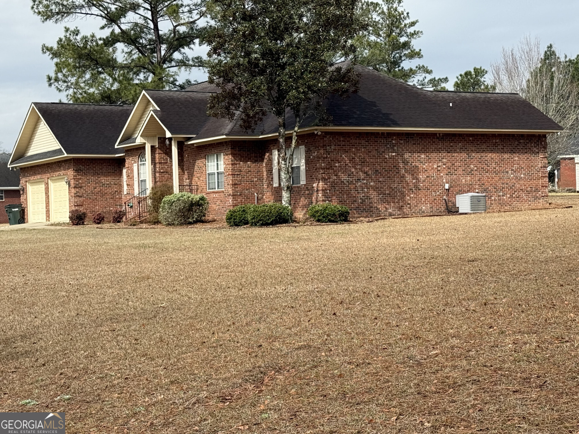 102 Oak Circle Glennville GA 30427