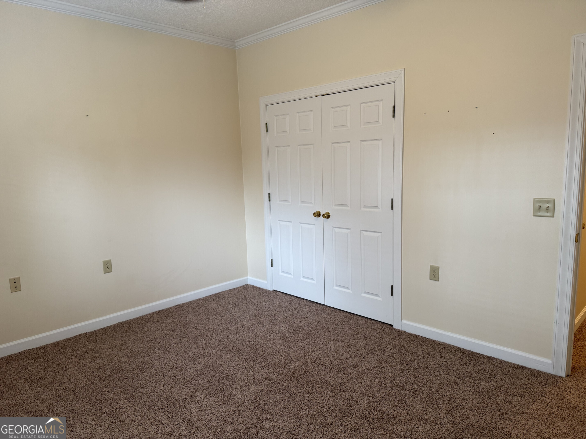102 Oak Circle Glennville GA 30427