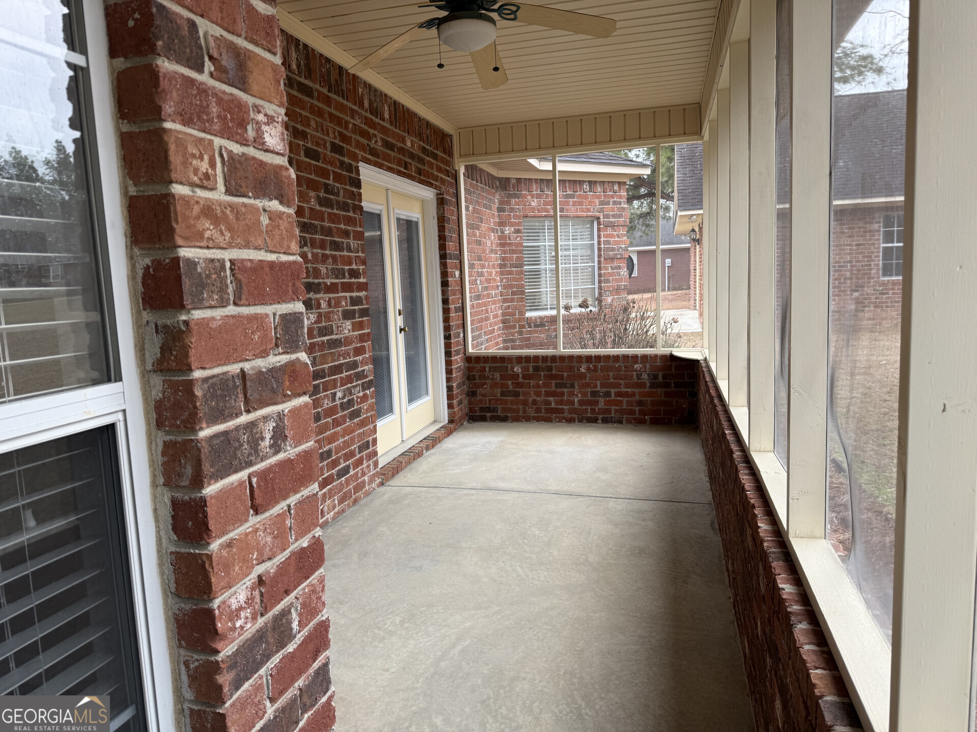 102 Oak Circle Glennville GA 30427