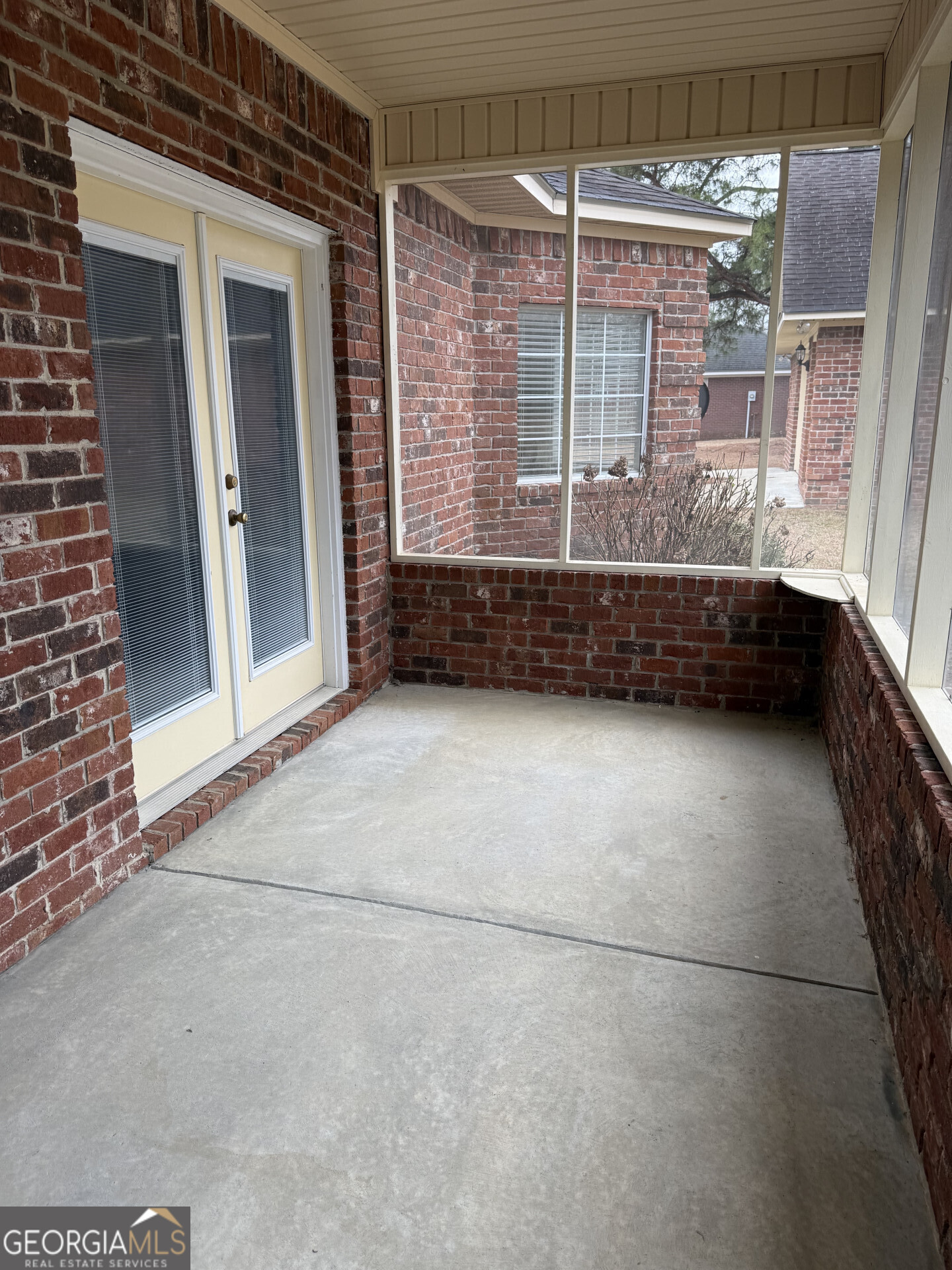 102 Oak Circle Glennville GA 30427