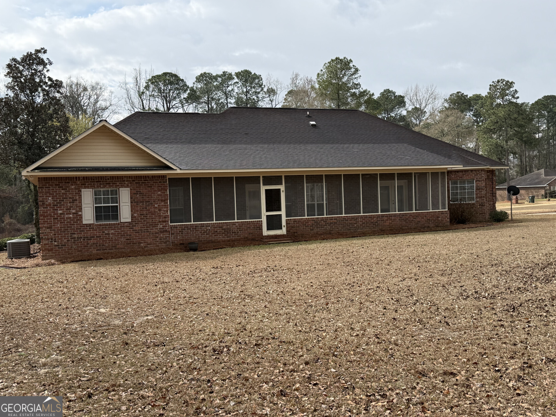 102 Oak Circle Glennville GA 30427