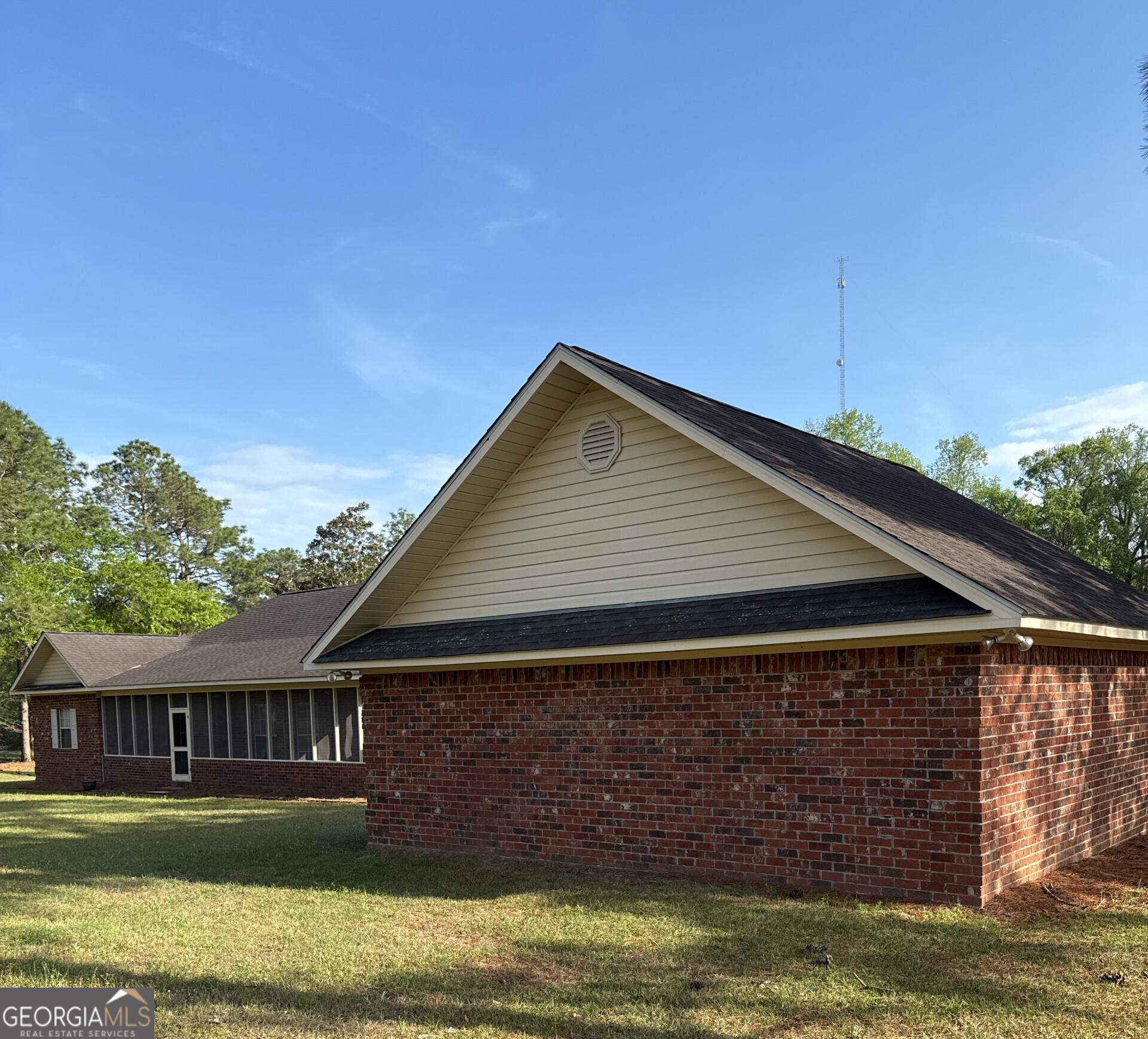 102 Oak Circle Glennville GA 30427