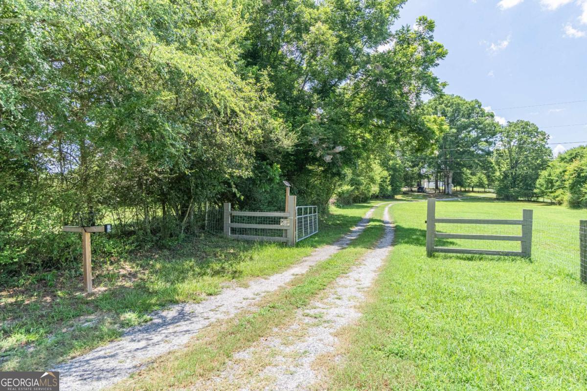 2003 Highway 323 Gillsville GA 30543