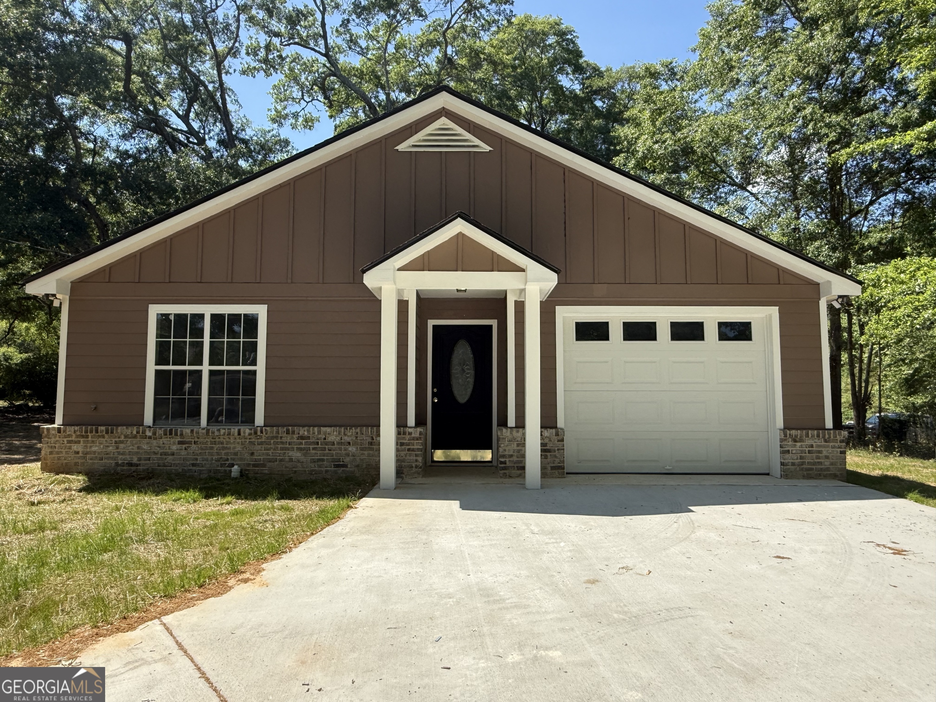 240 Sims Street Barnesville GA 30204