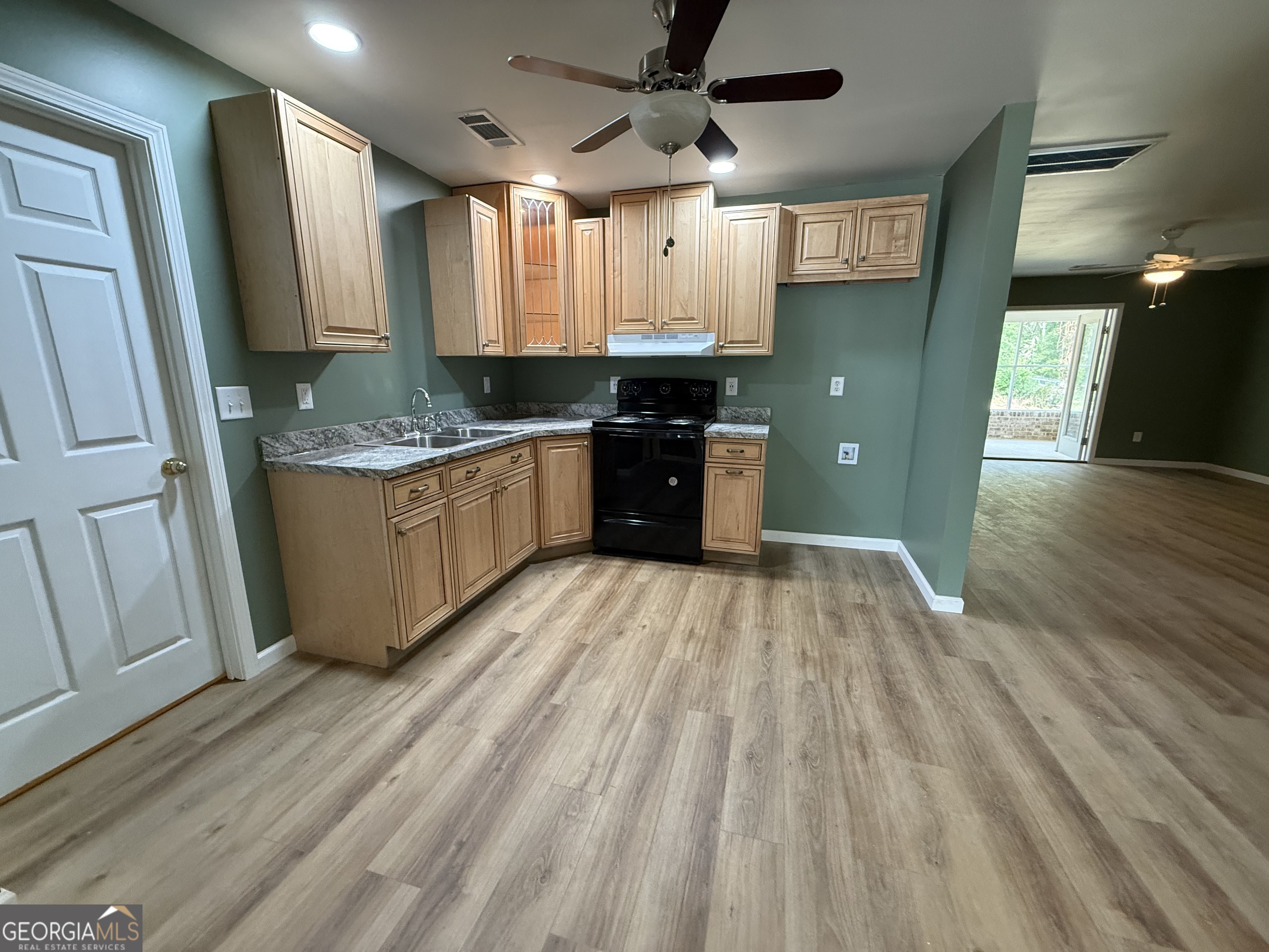 240 Sims Street Barnesville GA 30204