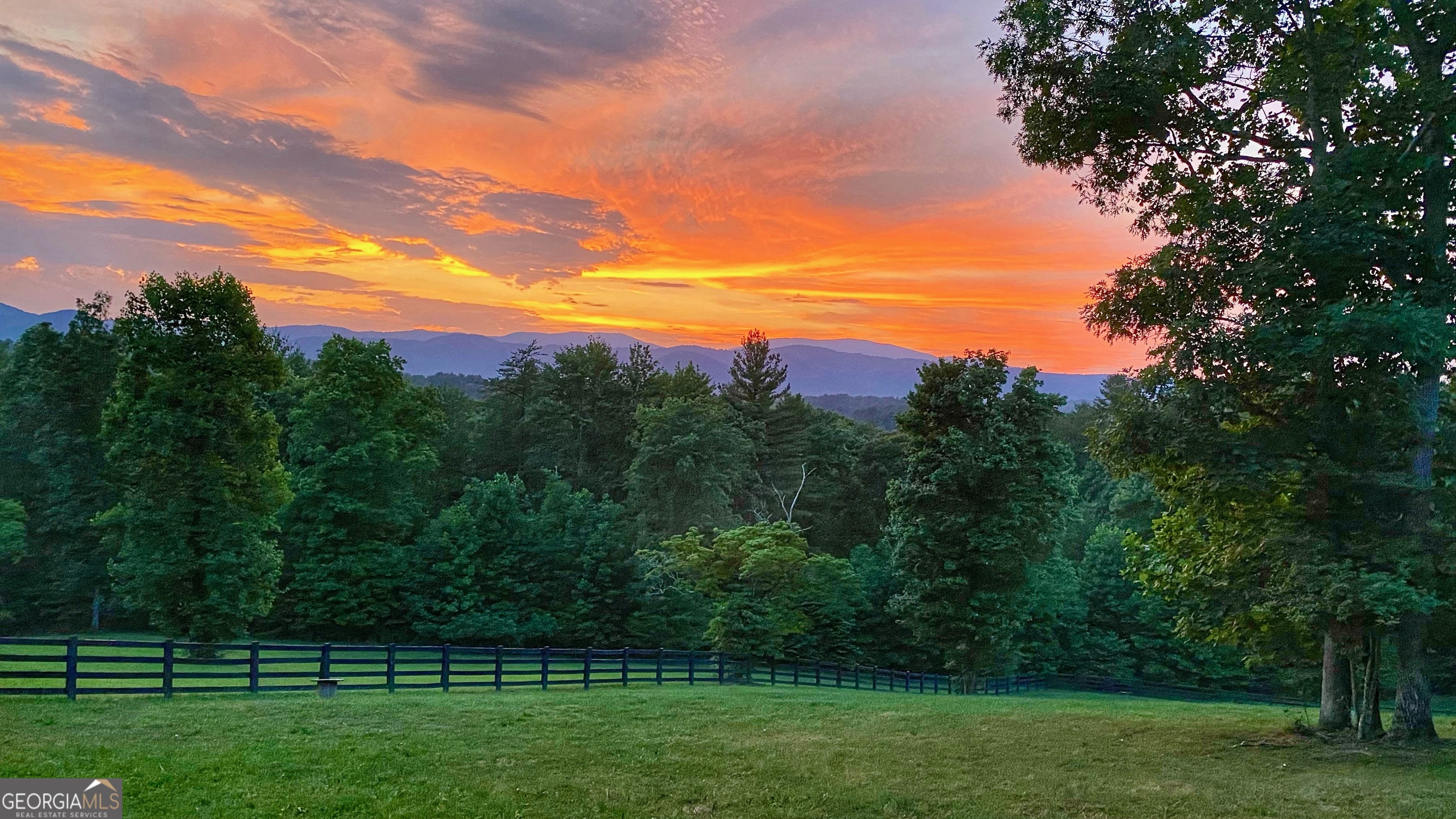 98 S Saddleback Trail Blue Ridge GA 30513