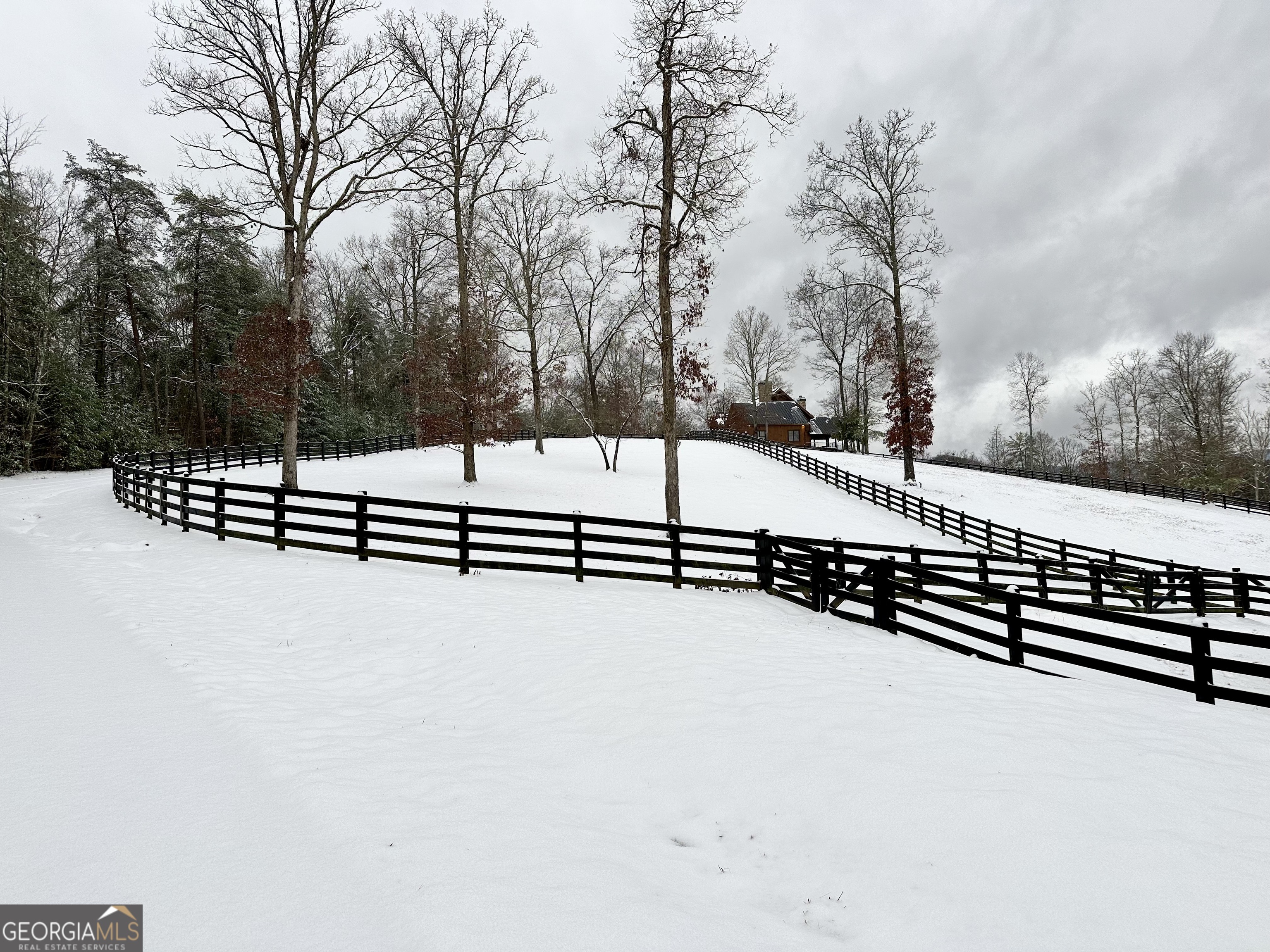 98 S Saddleback Trail Blue Ridge GA 30513