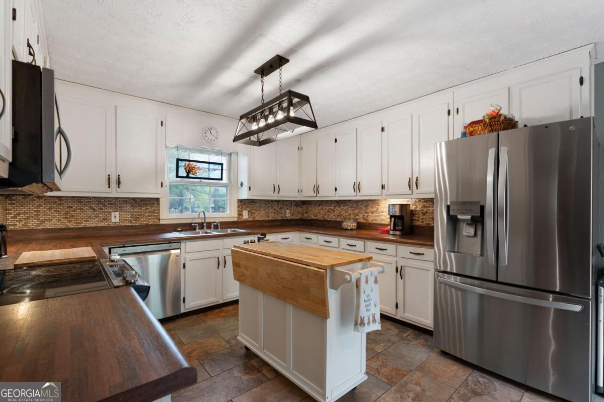 140 Plymouth Drive Cartersville GA 30120