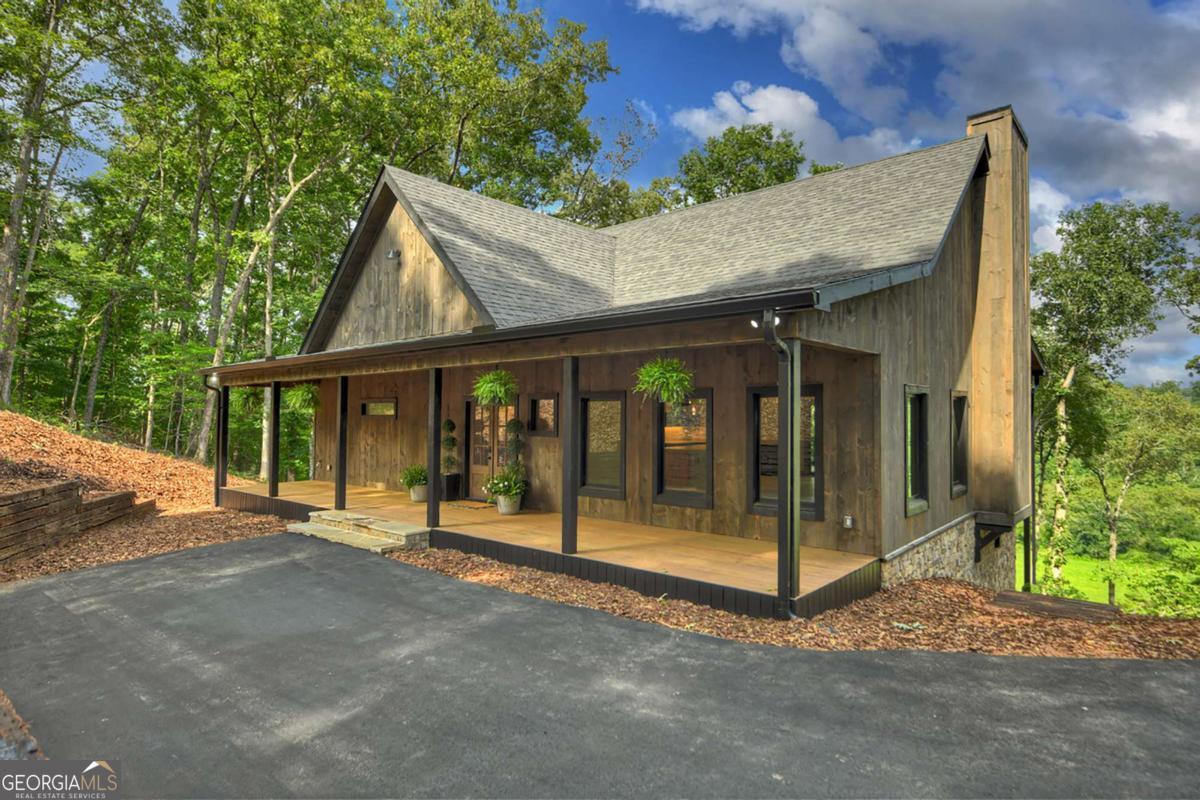 1729 Barnes Chapel Road Blue Ridge GA 30513