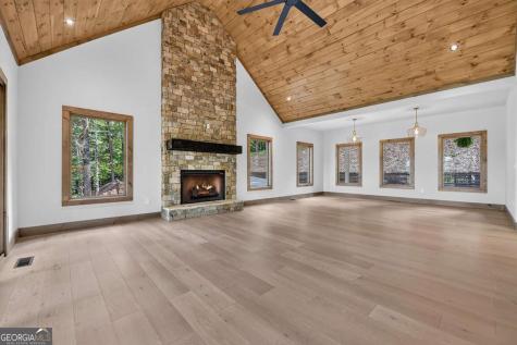 1729 Barnes Chapel Road Blue Ridge GA 30513