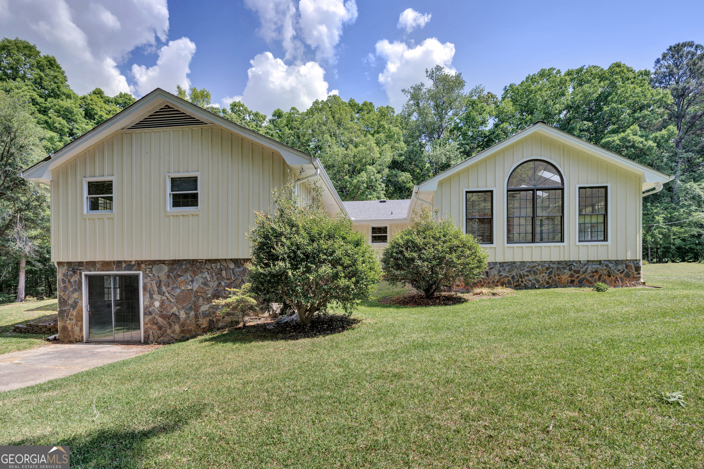 1806 Ga Highway 142 Shady Dale GA 31085