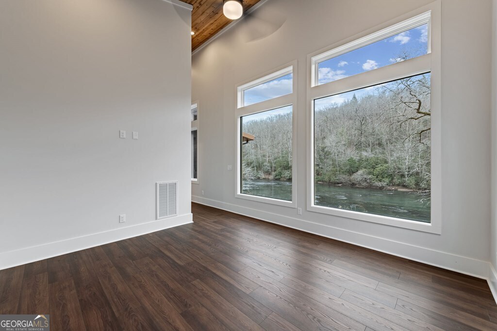 494 Riverbend Manor Blue Ridge GA 30513